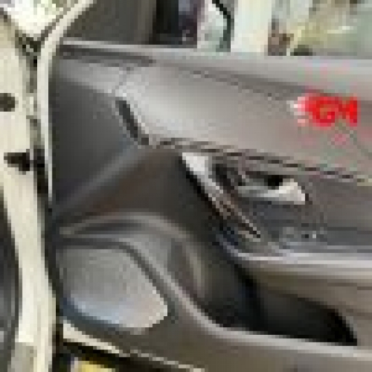 A-GM 03: Gói combo phụ kiện cần thiết xe Peugeot 2008 All New
